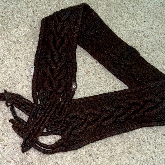 Ugg 🧣scarves - Picture 6 of 6